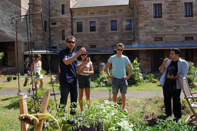 Lucas talking with students from Sydney College of the Arts